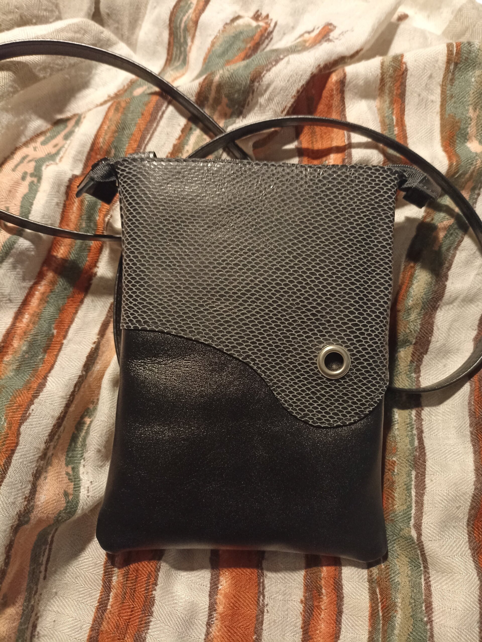 Bolso porta-móvil - 1